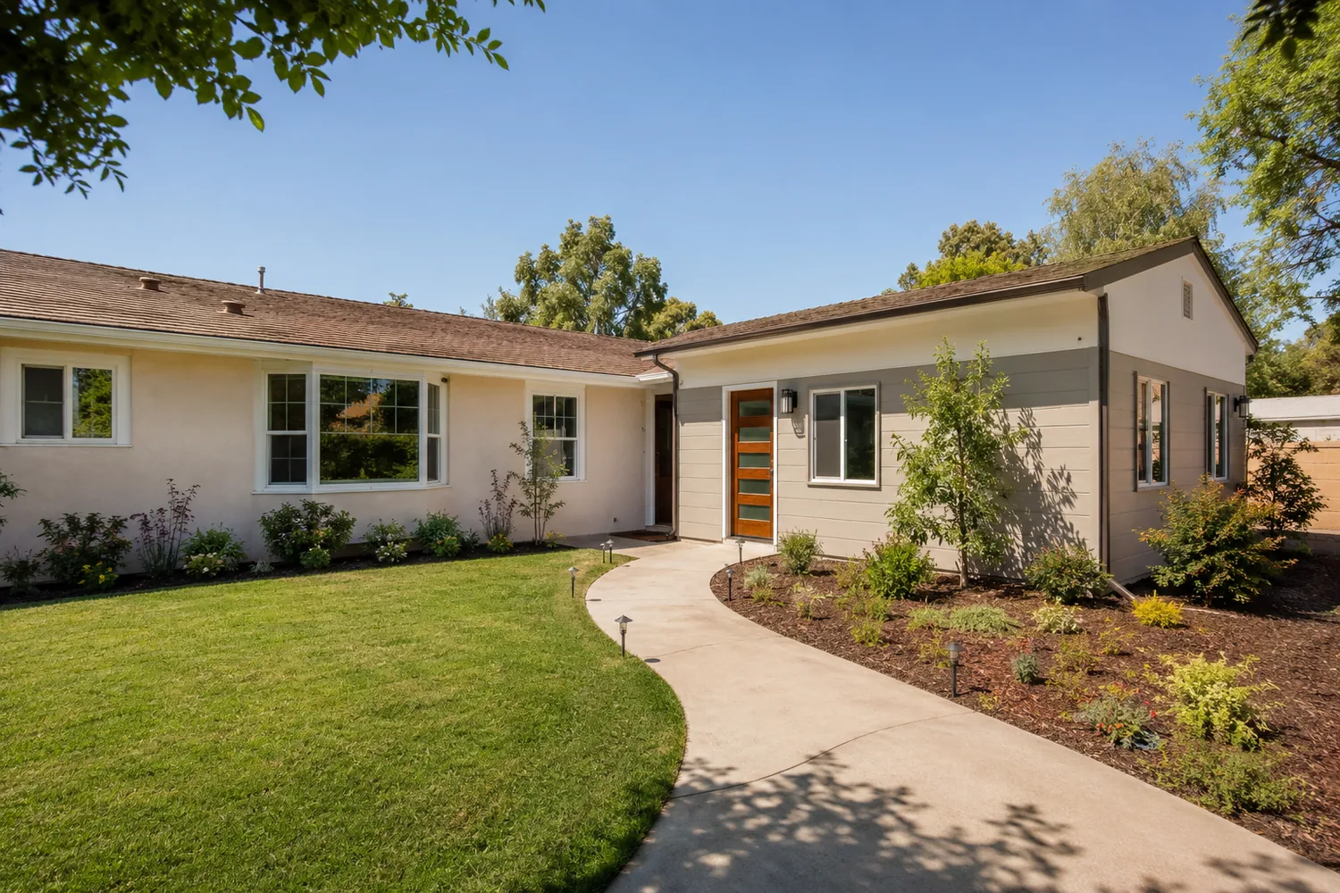 Attached ADU built onto an existing Burbank house